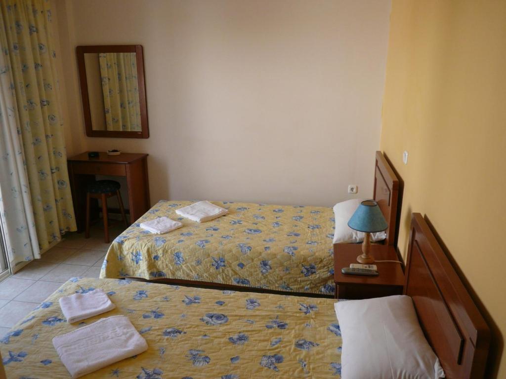 Peter & Tony Rooms Galissas Habitación foto